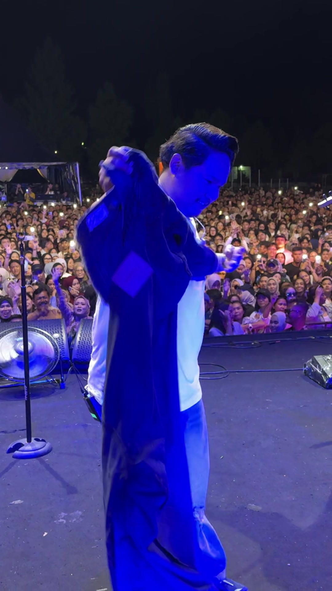 @GUYONWATONOFFICIAL