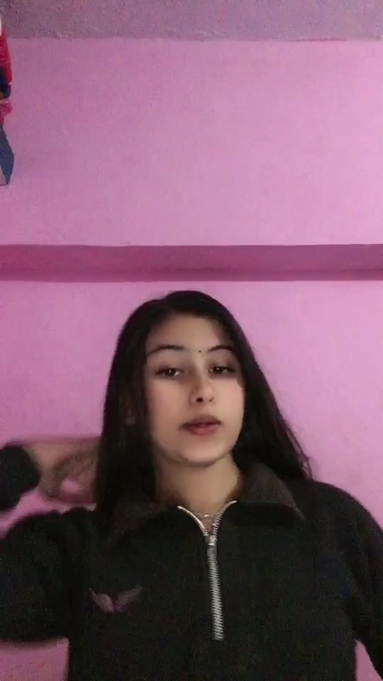 @Bhumikaa⚡️👩🏻