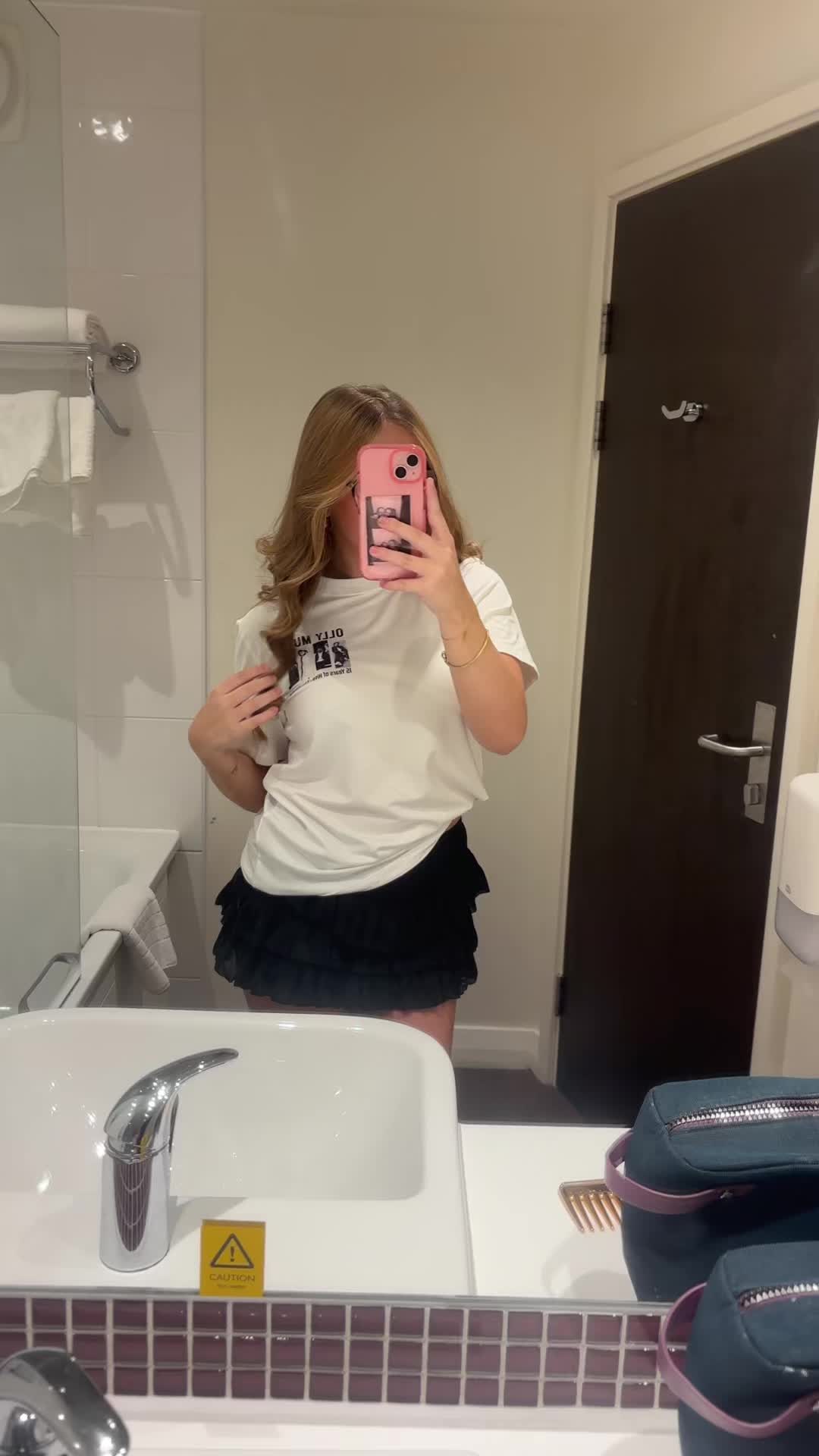 @𝐌 𝐀 𝐈 𝐒 𝐈 𝐄🐆🤍🪩