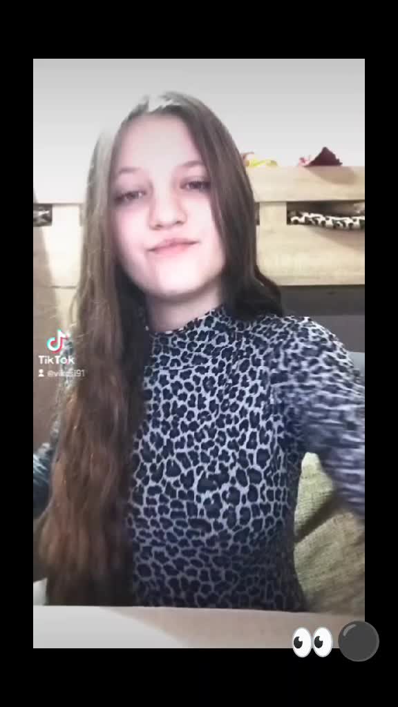 @Vikcsi🖤