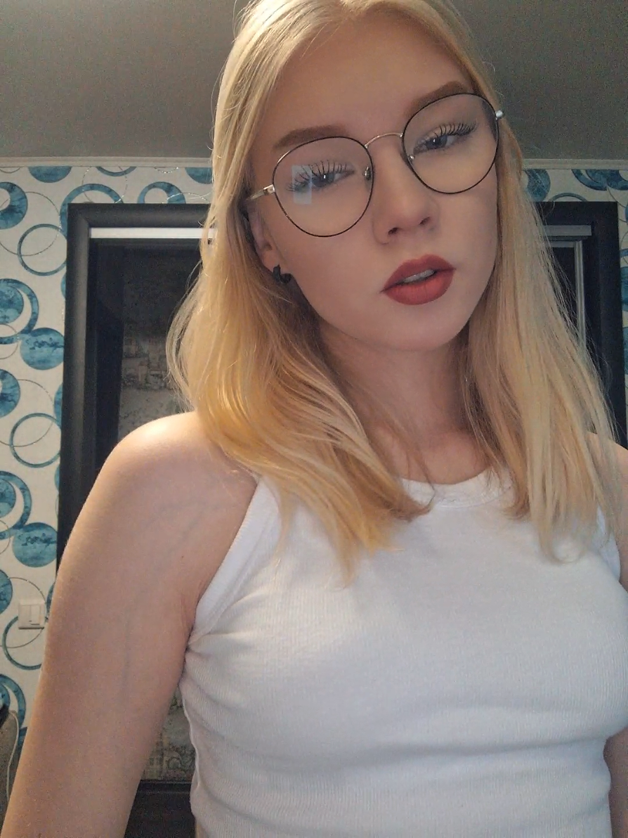 @валера