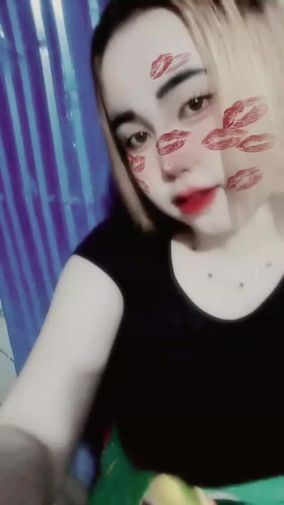 @seleb tiktok