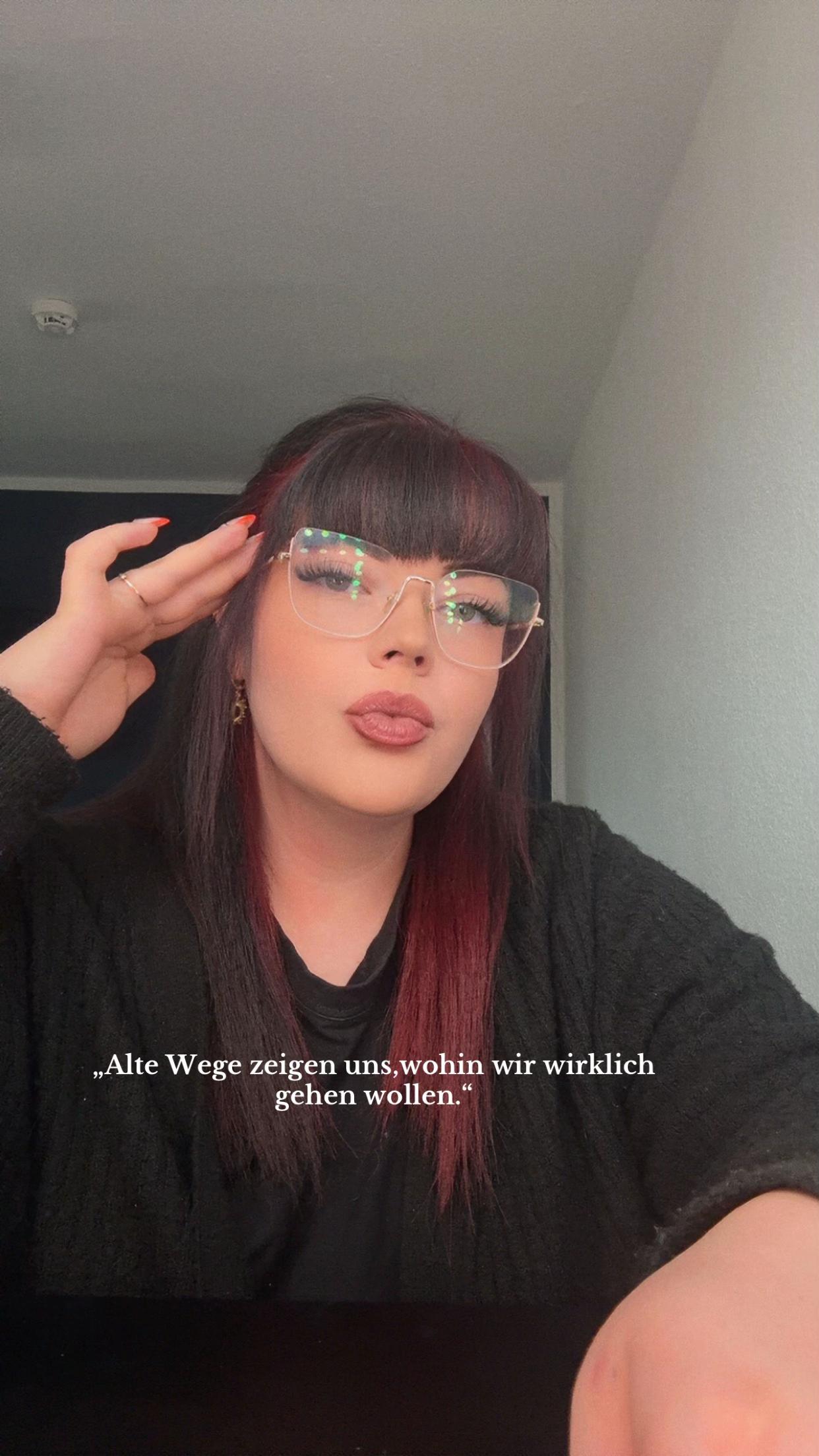 @𝖁𝖆𝖓𝖊𝖘𝖘𝖆
