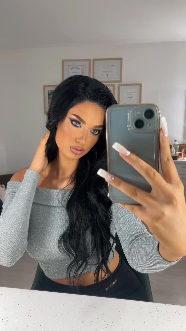 @𝐄𝐦𝐚