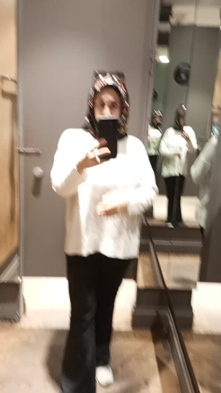 @..𝒜ℛ𝒵𝒰𝒰𝒰.