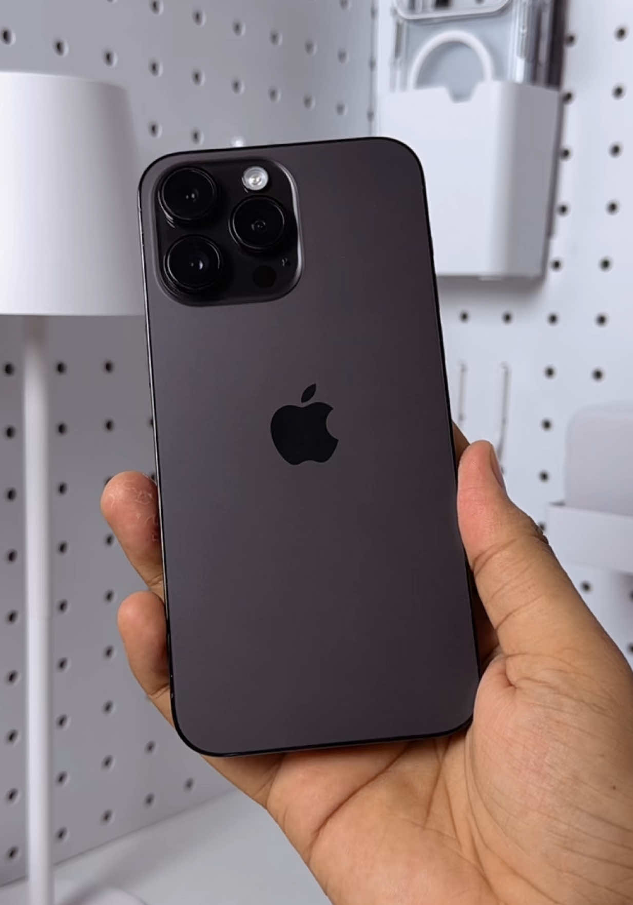 @iPhonary 🩷