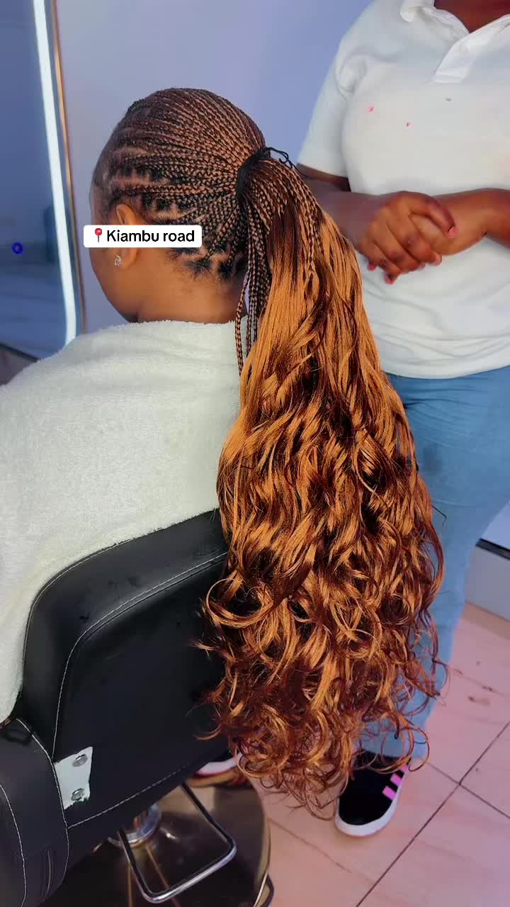 @GEECURLY SALON