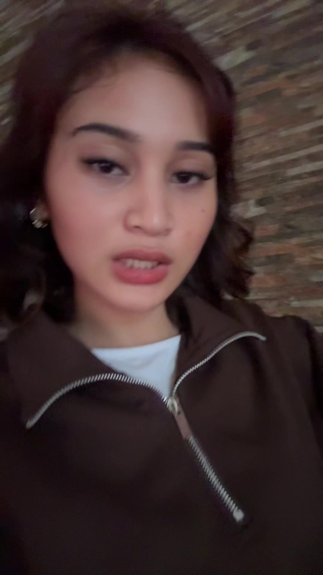 @888