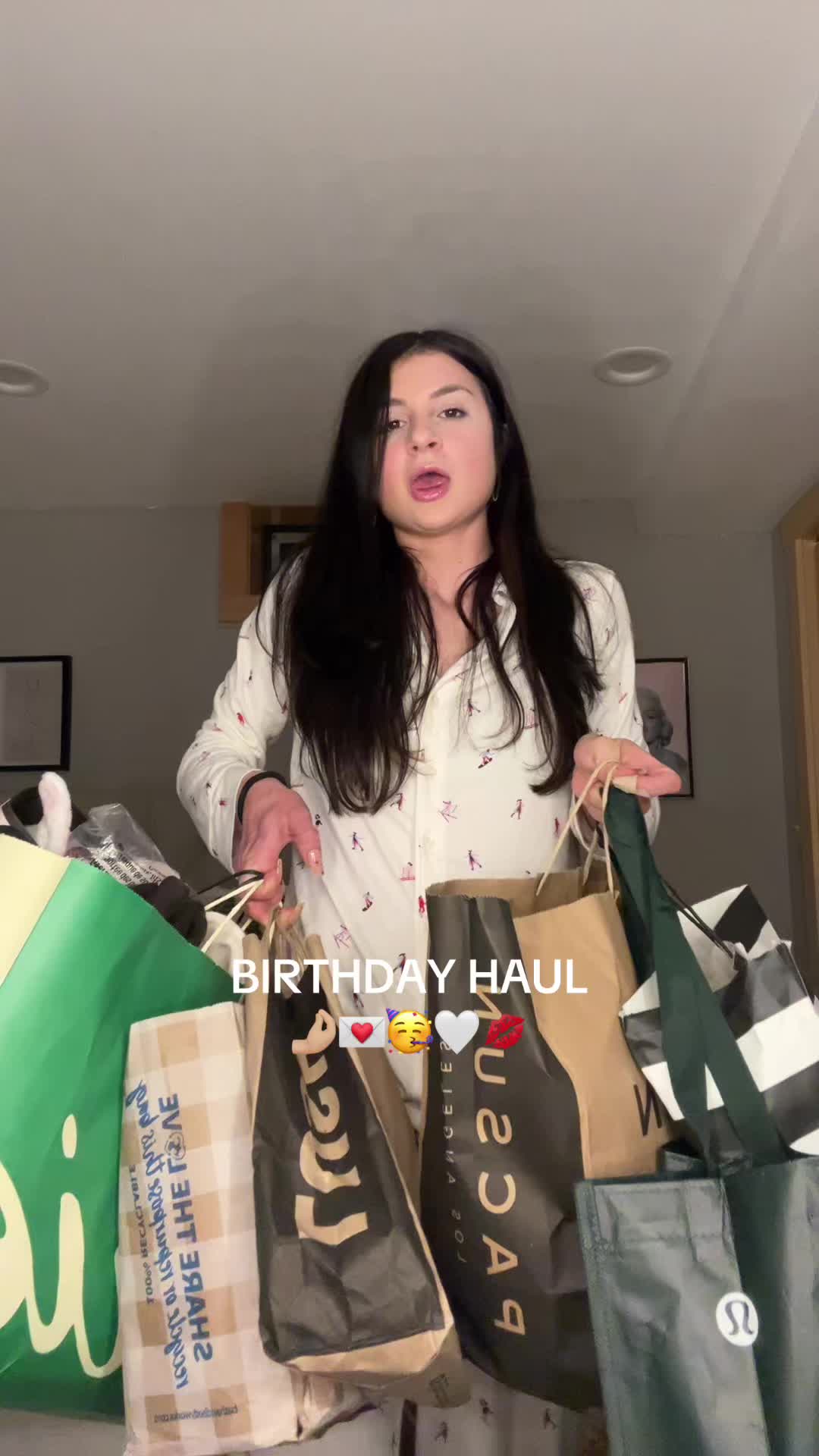 @Laura 🫧✨🍒