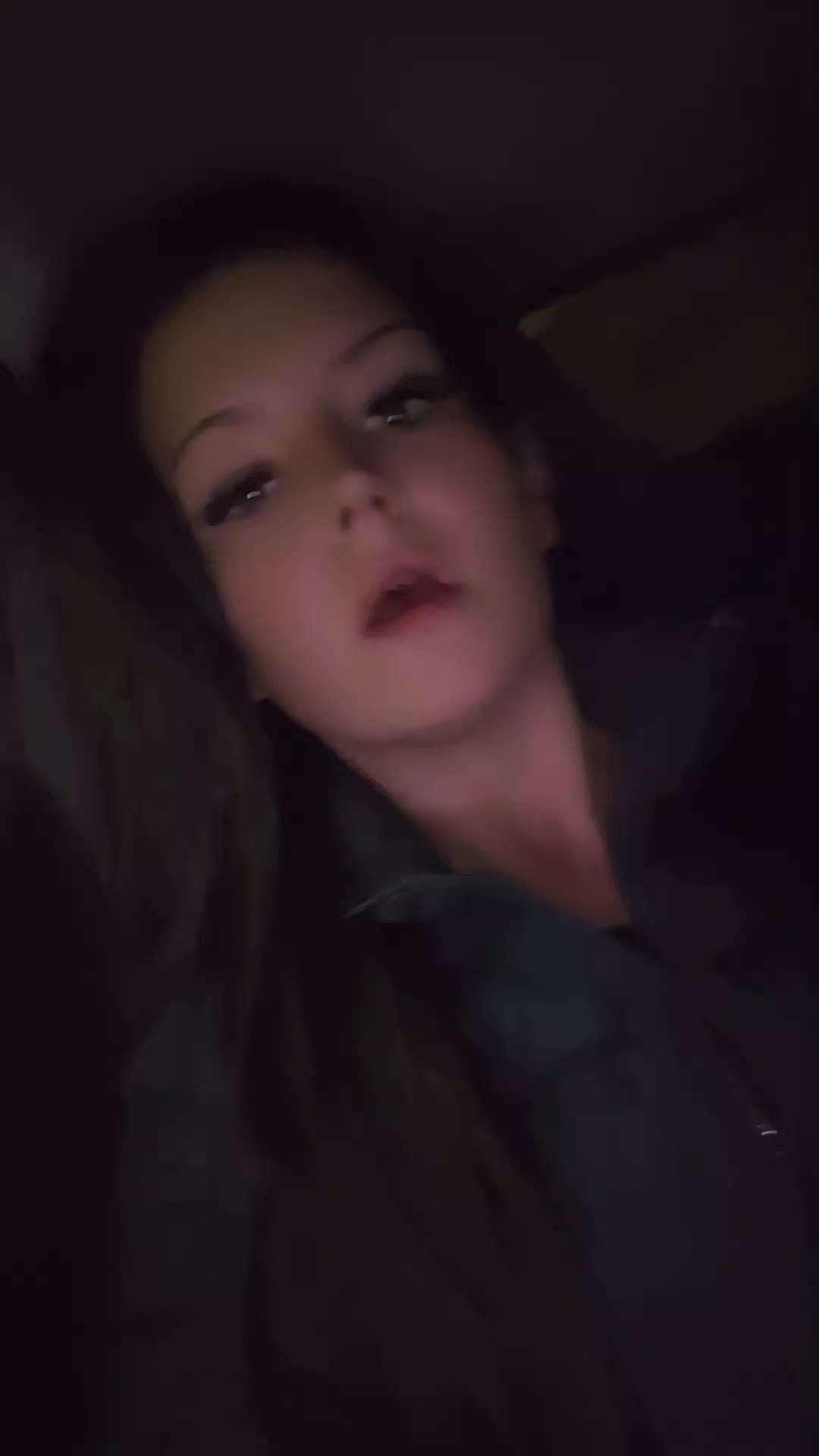 @la femme au regard 🤣🙈