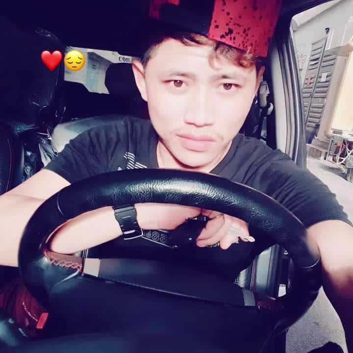 @अमृत गुरुङ💔🥀
