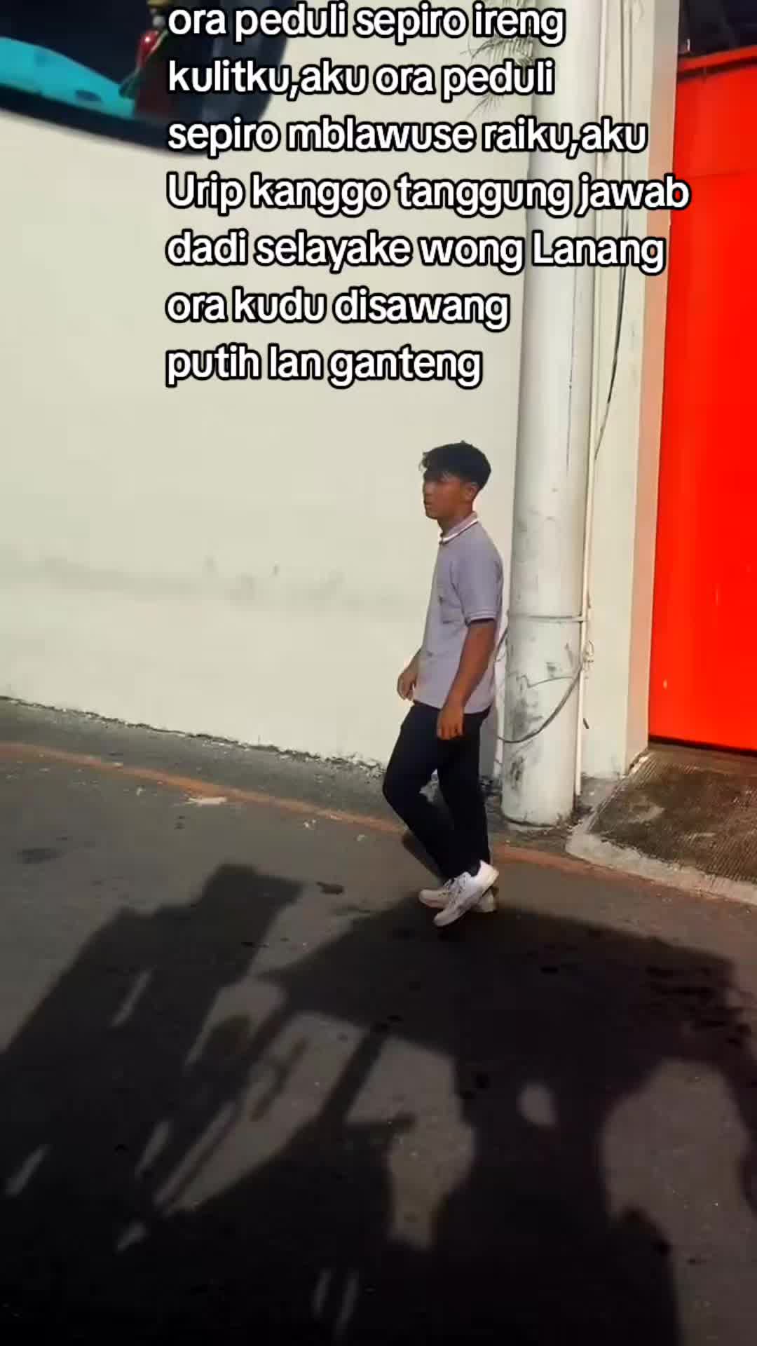 @Dwekk