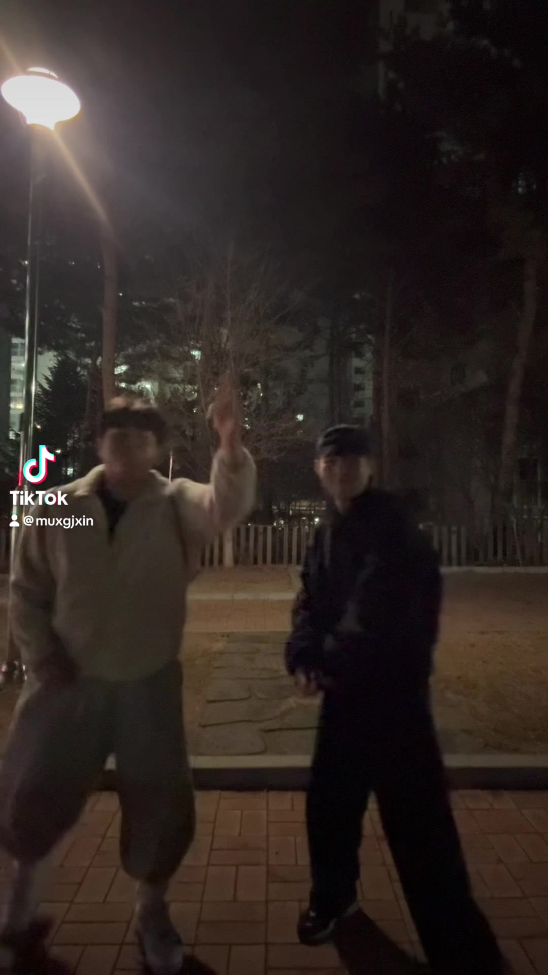 @꼬넛