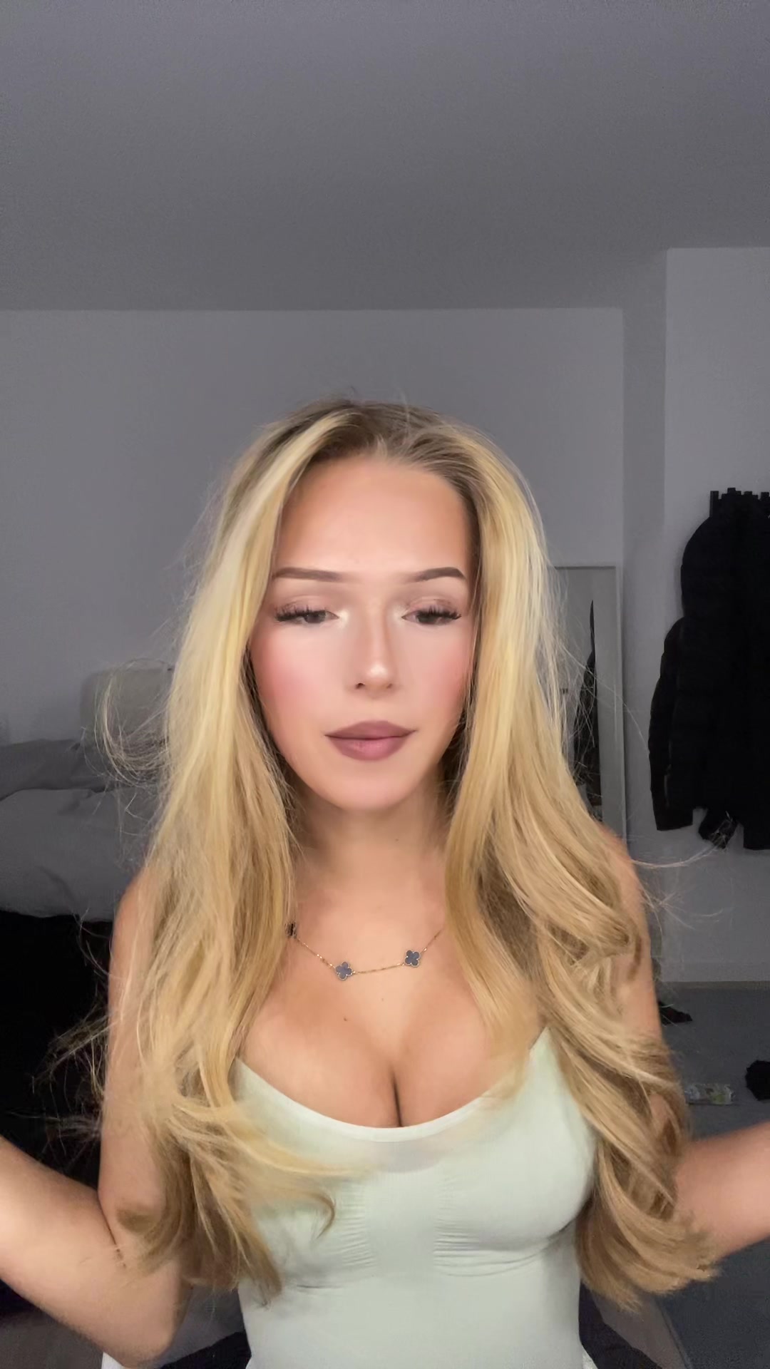 @𝐙𝐨𝐞𝐲