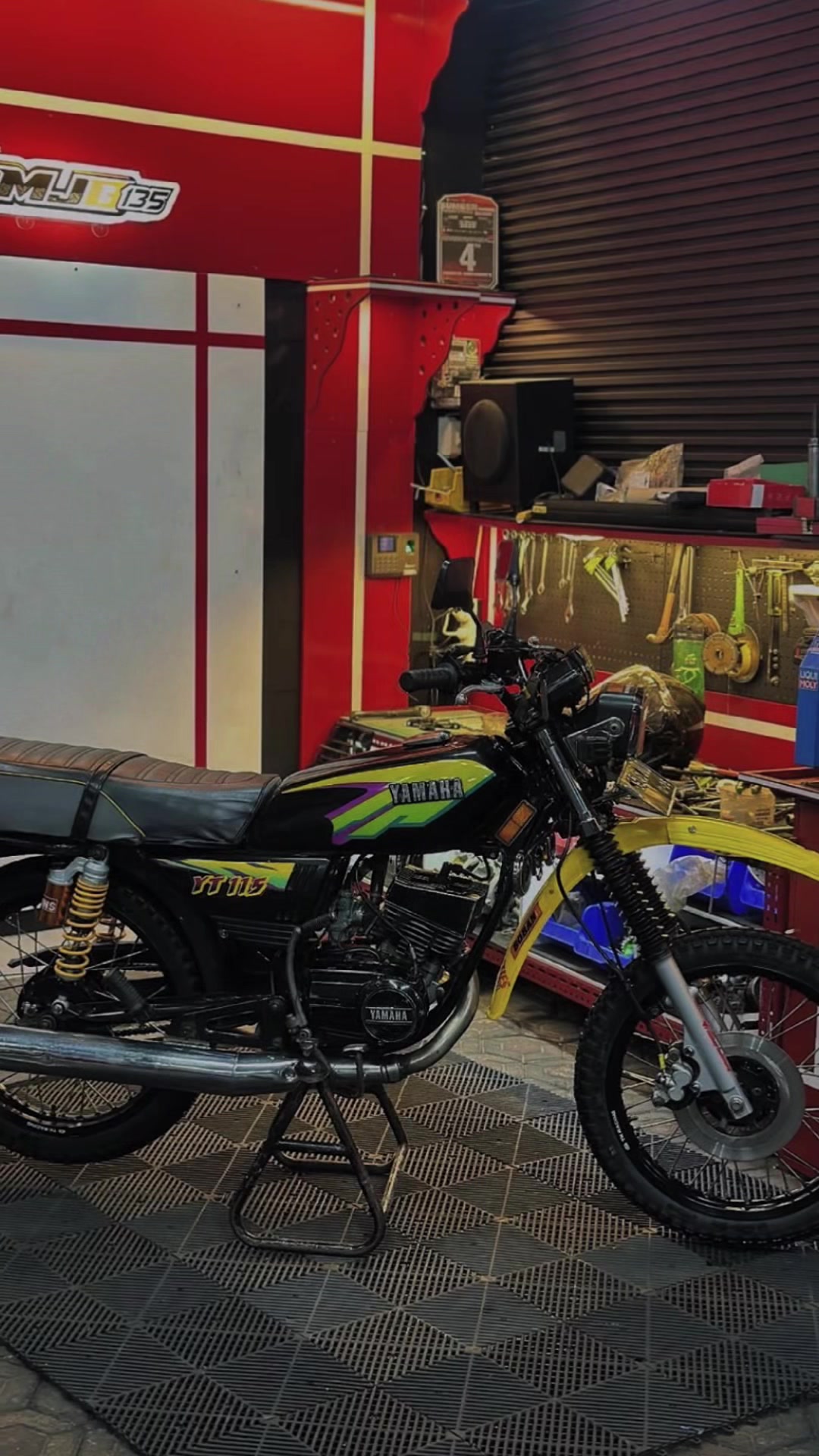 @Misterijokbelakang135