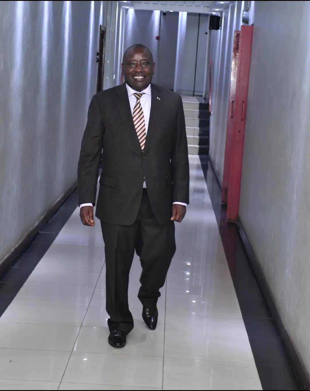 @Hon.Dr. Makali Mulu (Nimavivu)