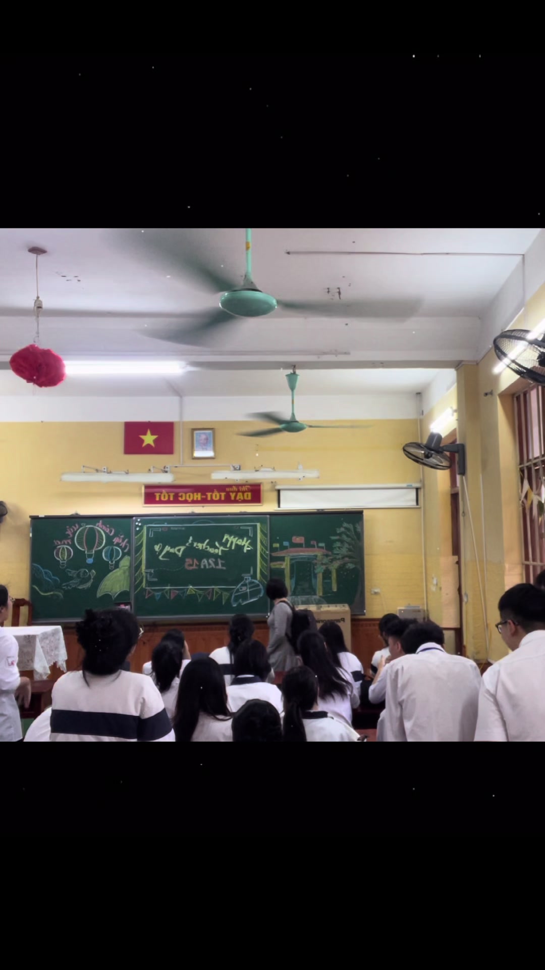 @Siu nh&acirc;n học Luật 📚👓