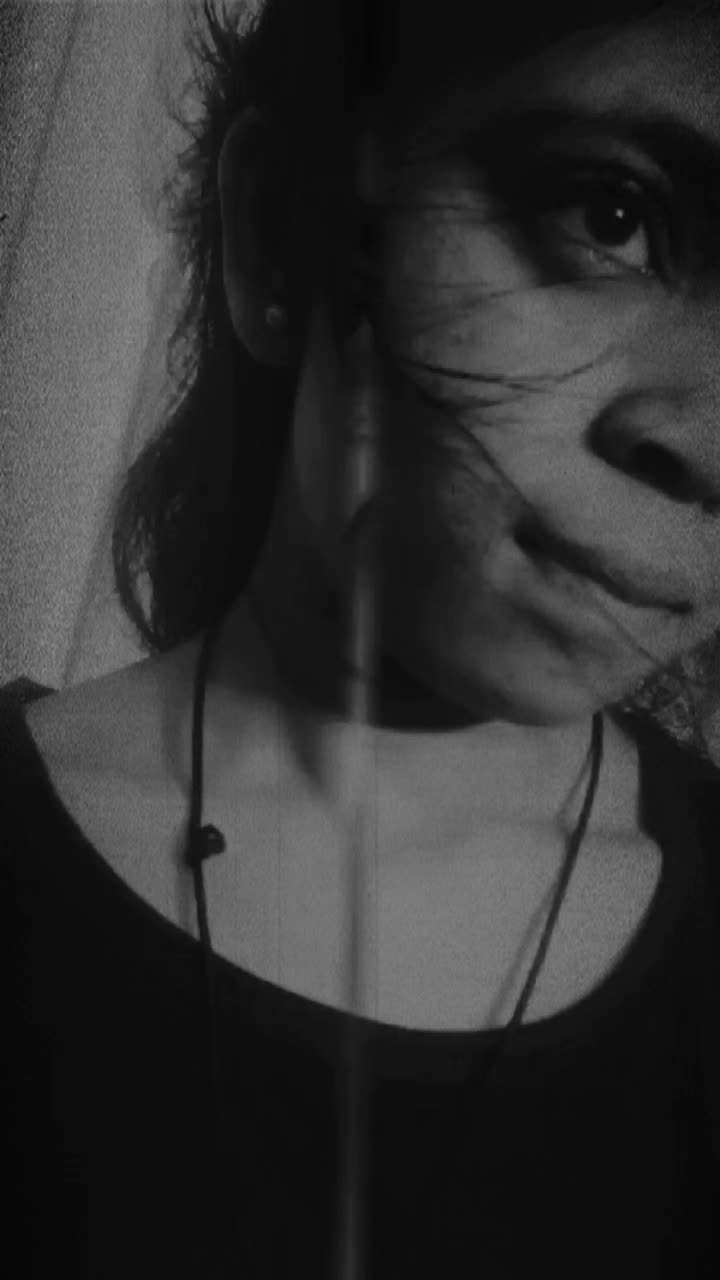 @alone girl 👀🖤