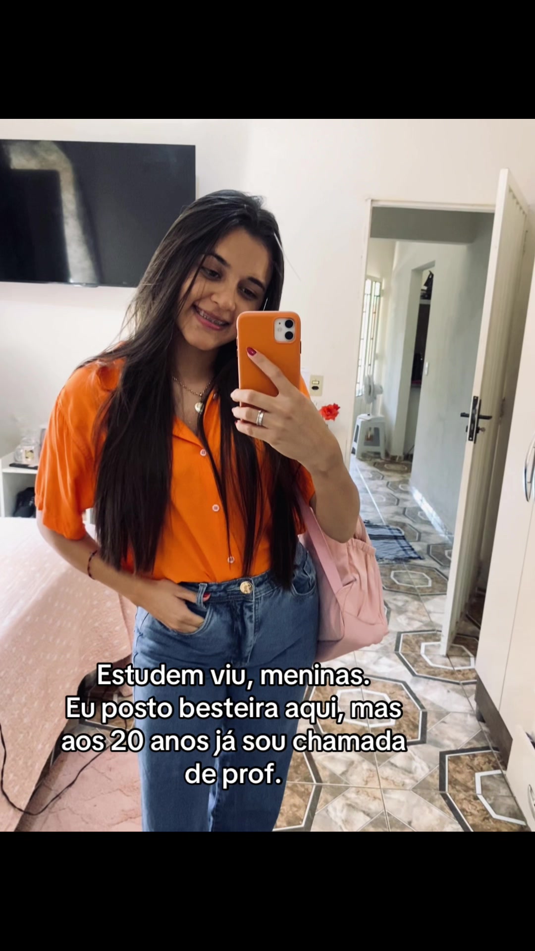 @leticiacard___