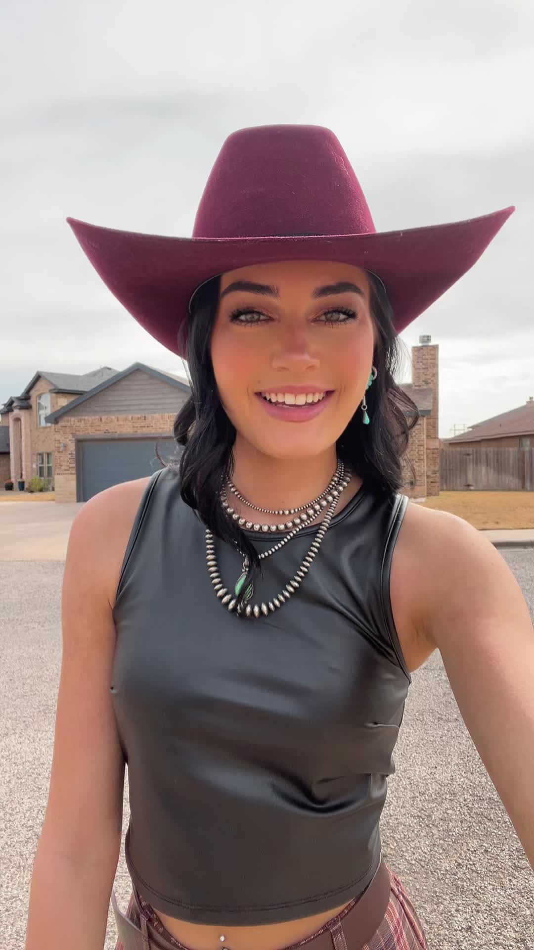 @EMILEE