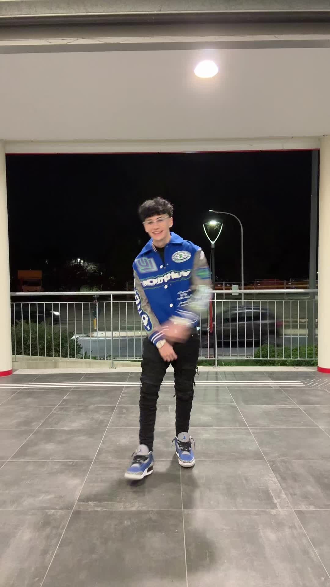 @Flexin Alan
