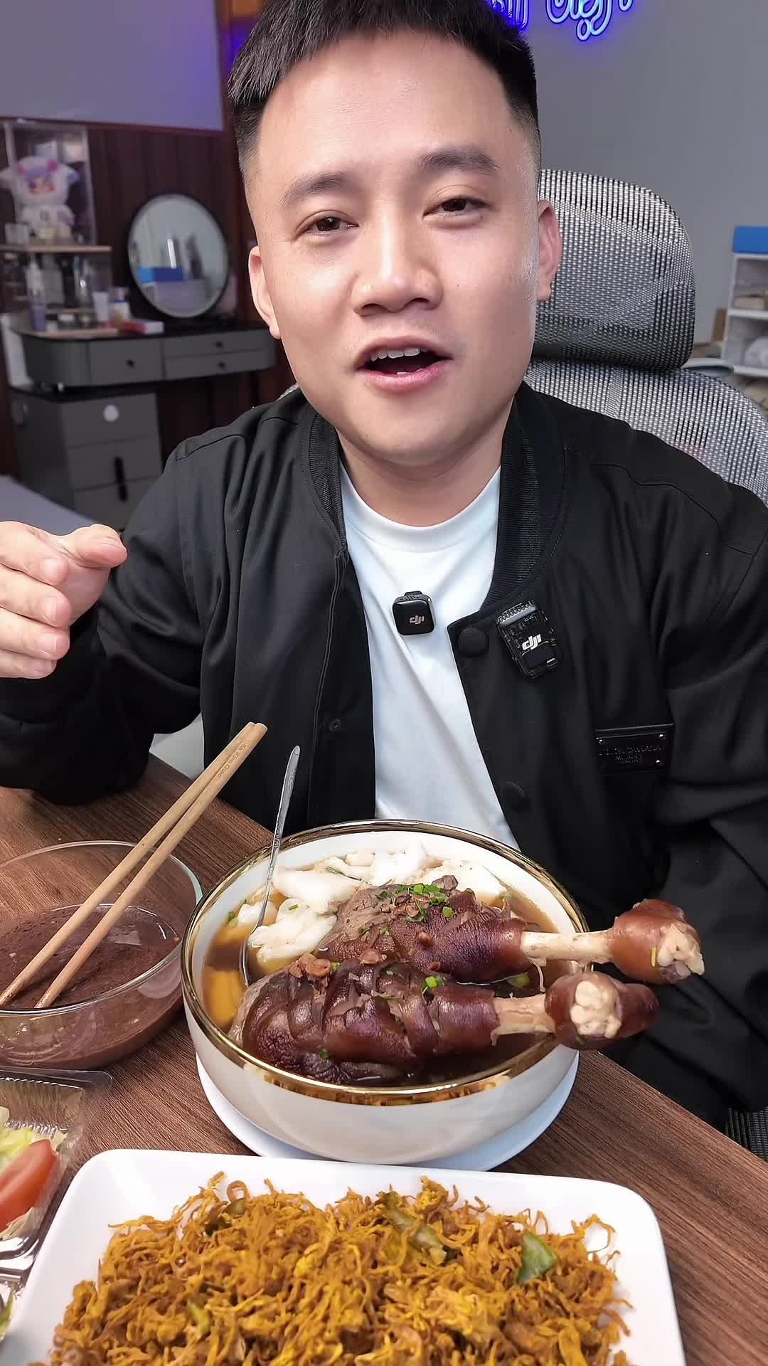 @Nguyễn Văn Hậu (Hậu Troll)