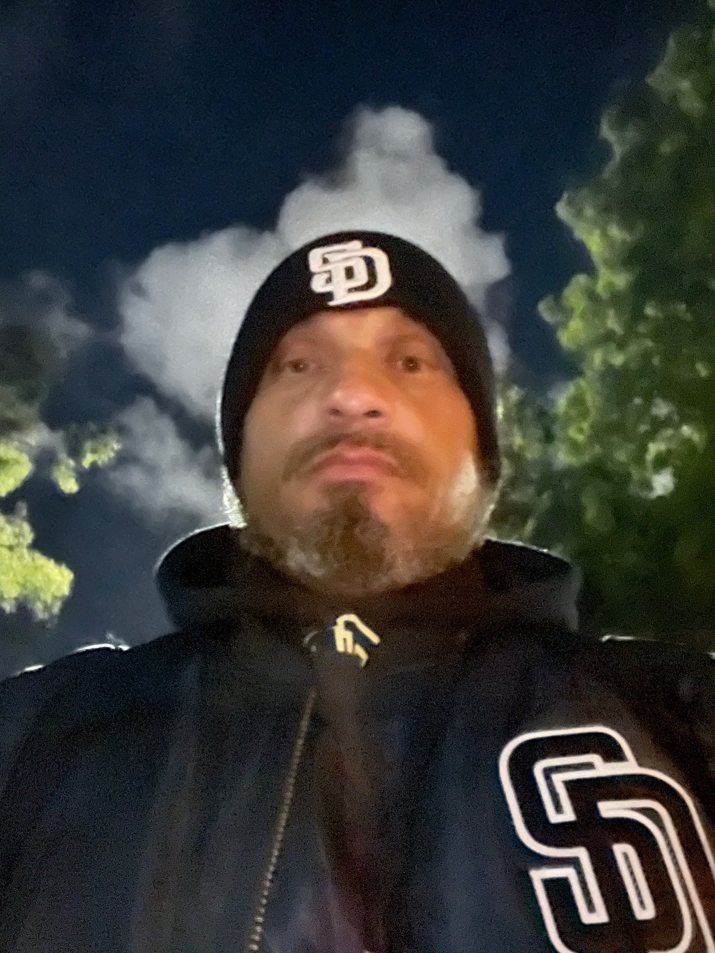 @Gr6yho6nd