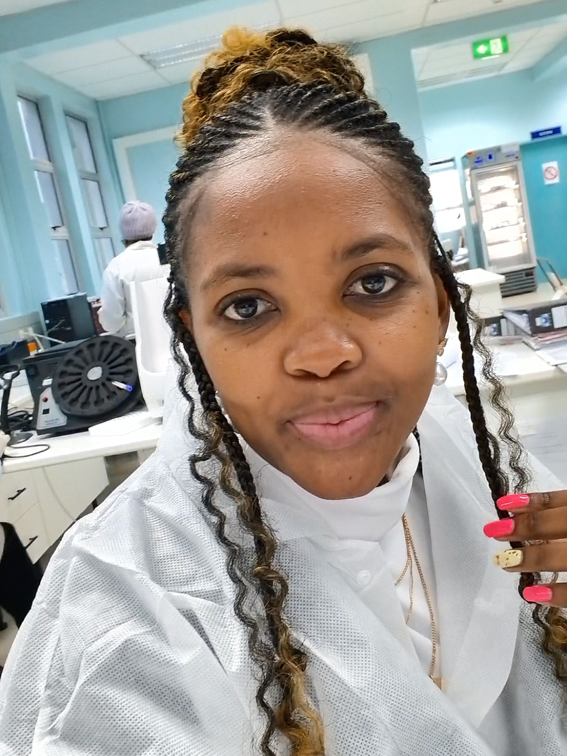 @Nqobile_nobs
