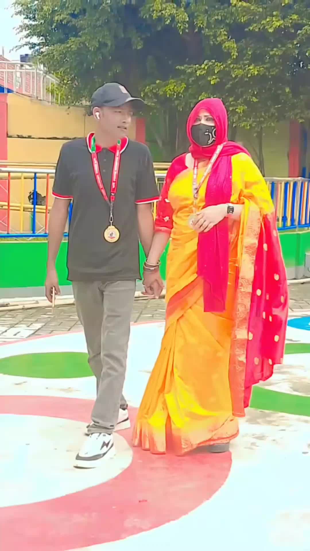 @সবুজ