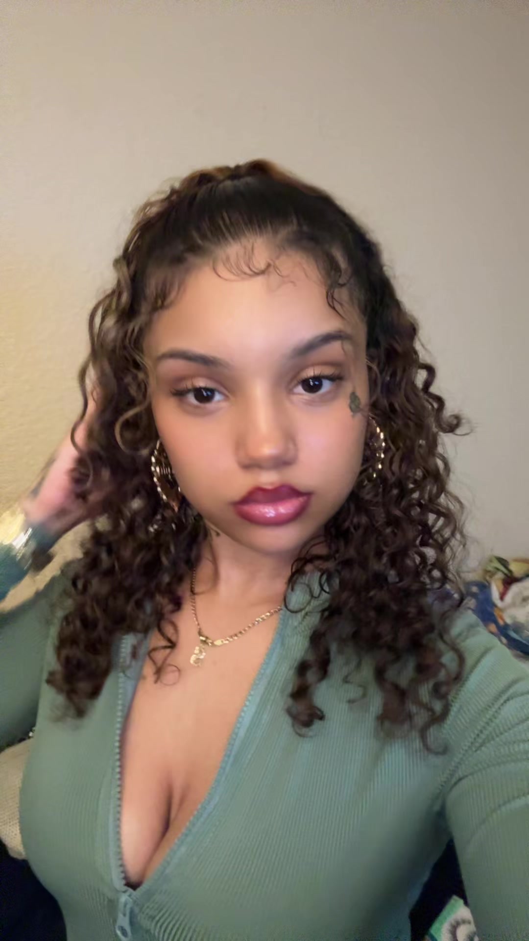 @Veeeee LuxAryy