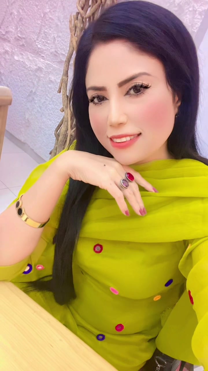 @Hina Official👑