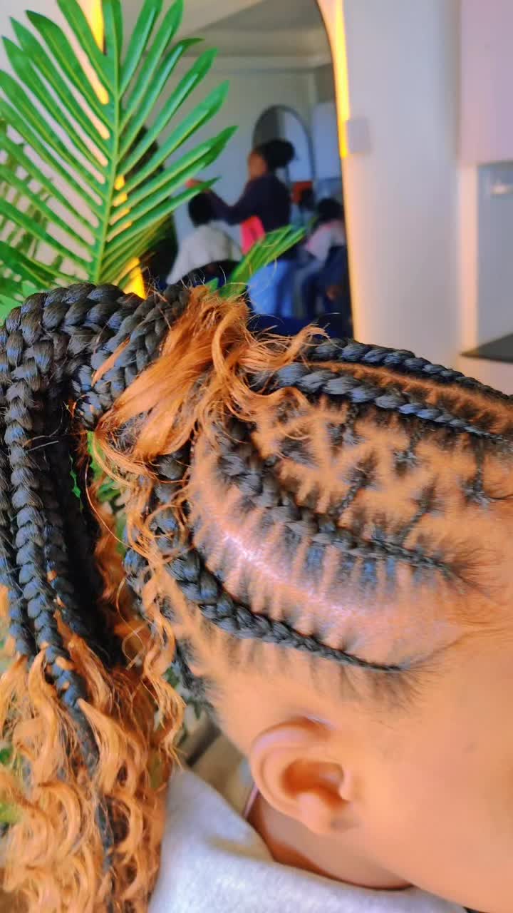 @Maryzippy the hairdresser 😍