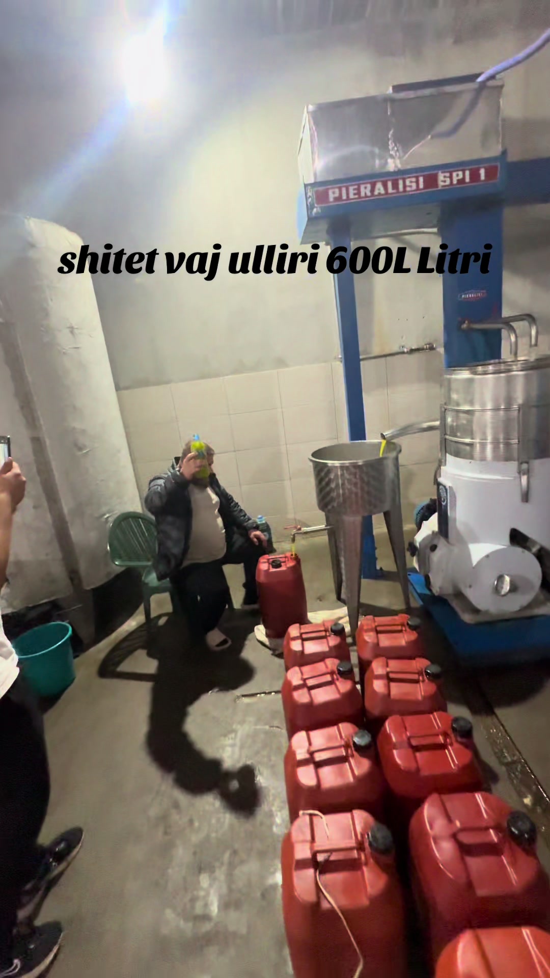 @fabrik vaj ulliri Luan Bengaj