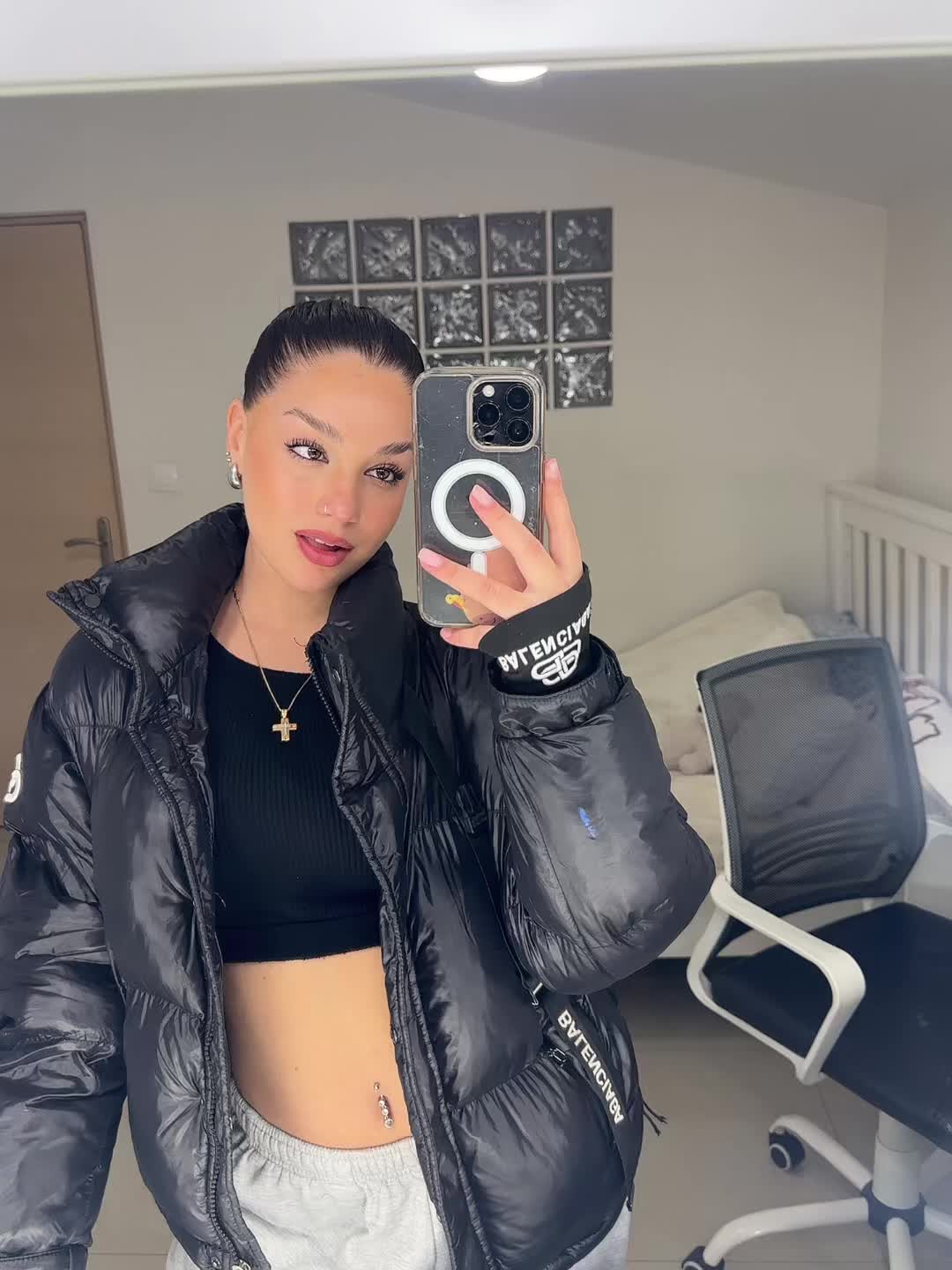 @Antwnia