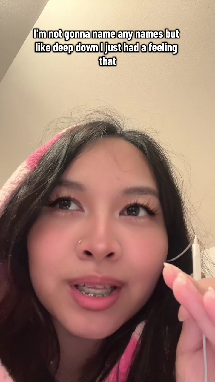 @sarvatri 🧚🏼&zwj;♀️ សាវ្រិត្រេ