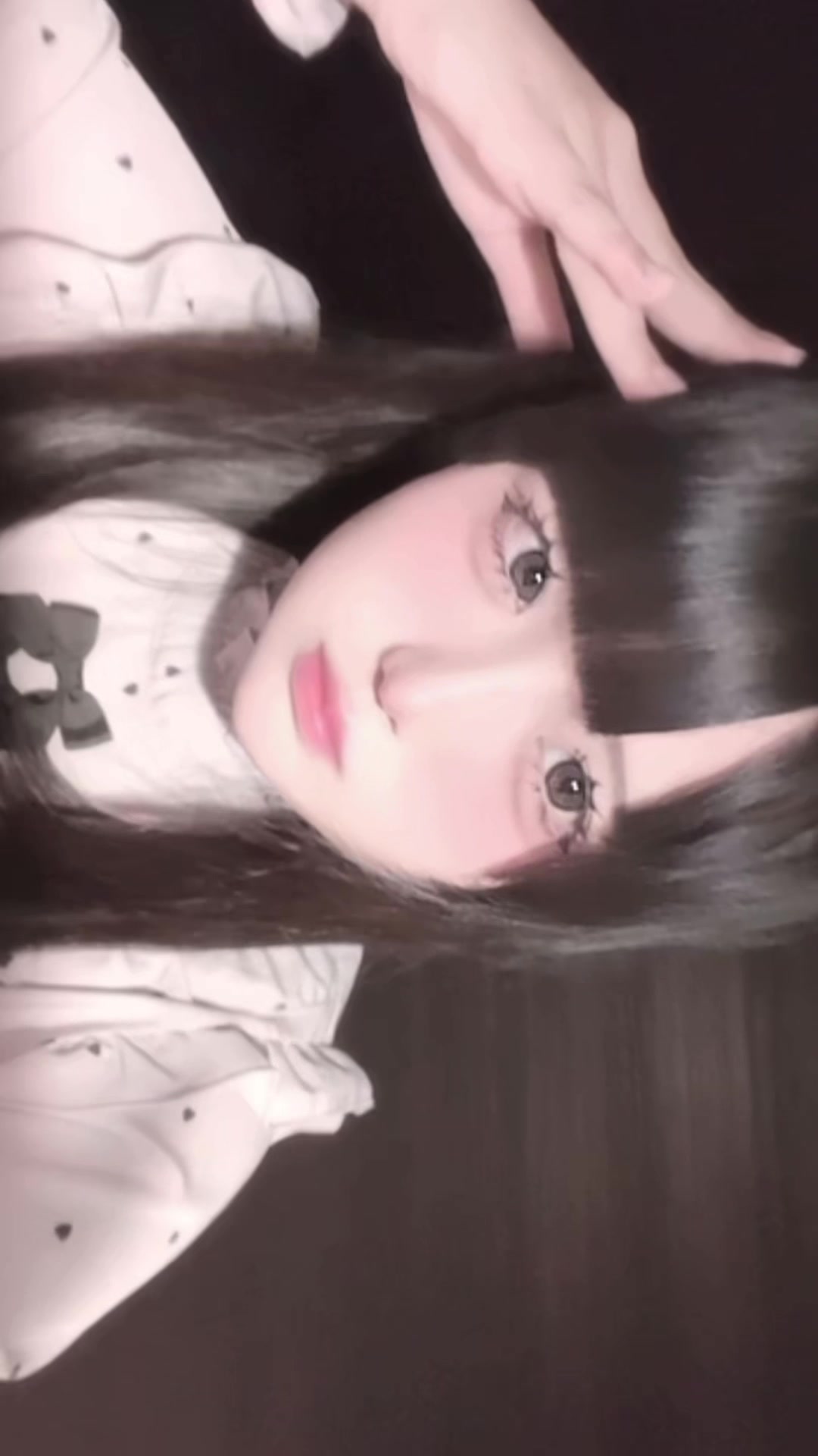 @もにもに