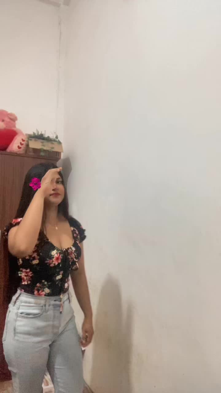 @Hansi----💗😙