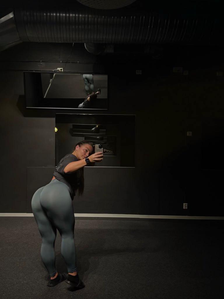 @Emz