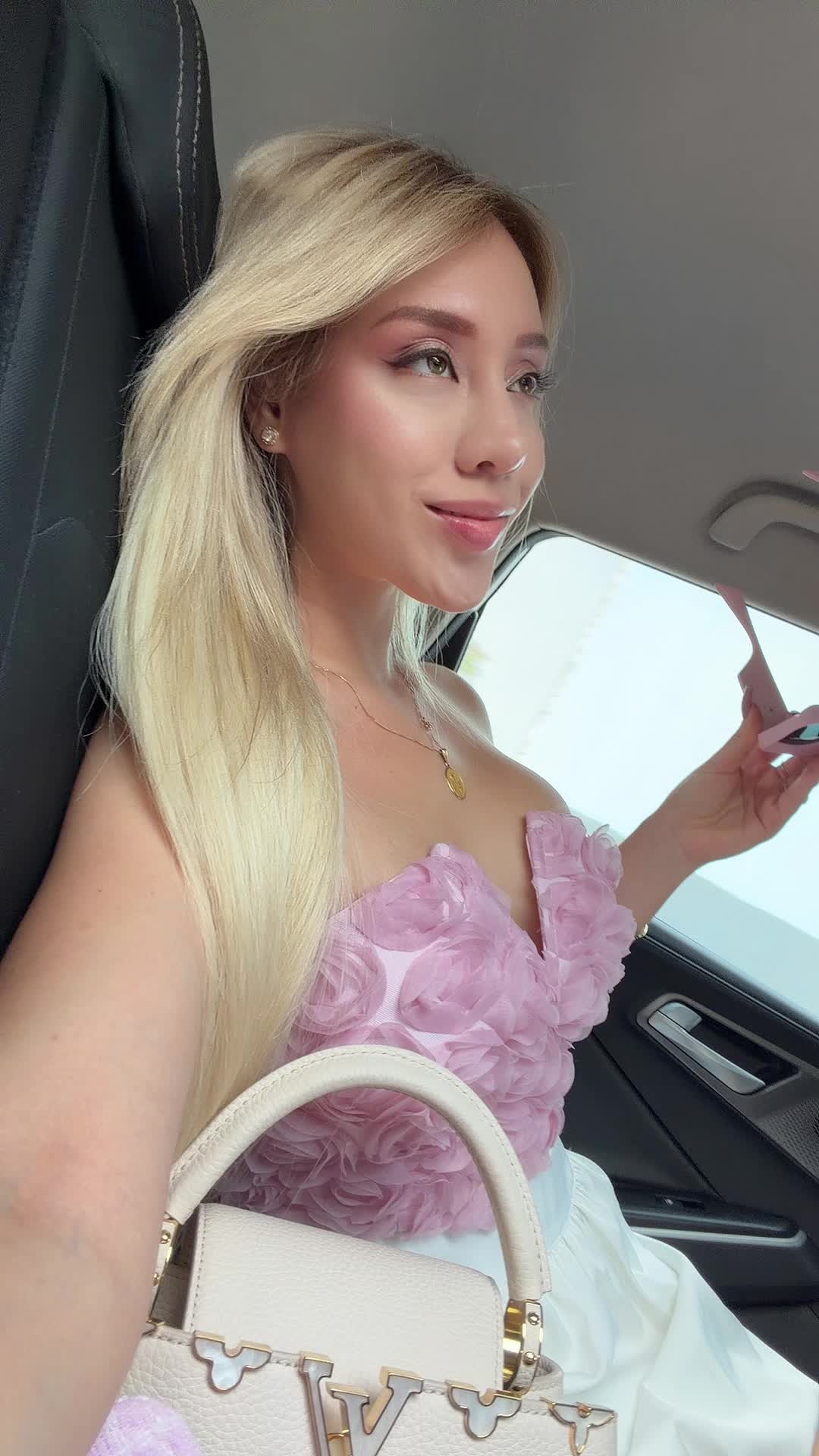 @Nicole Sens&eacute;b&eacute;