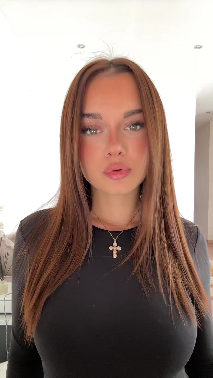 @_elena_