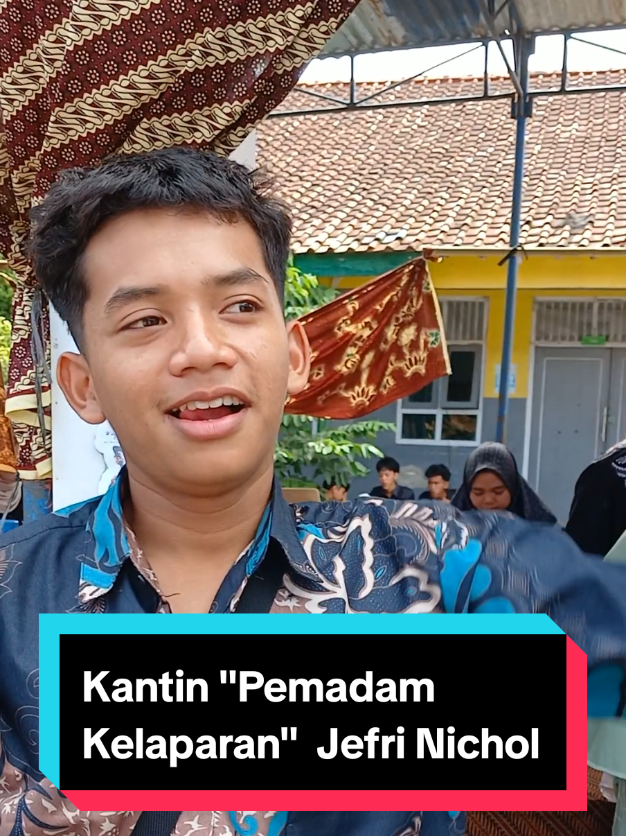 @Galeri Bu Ni di Sekolah