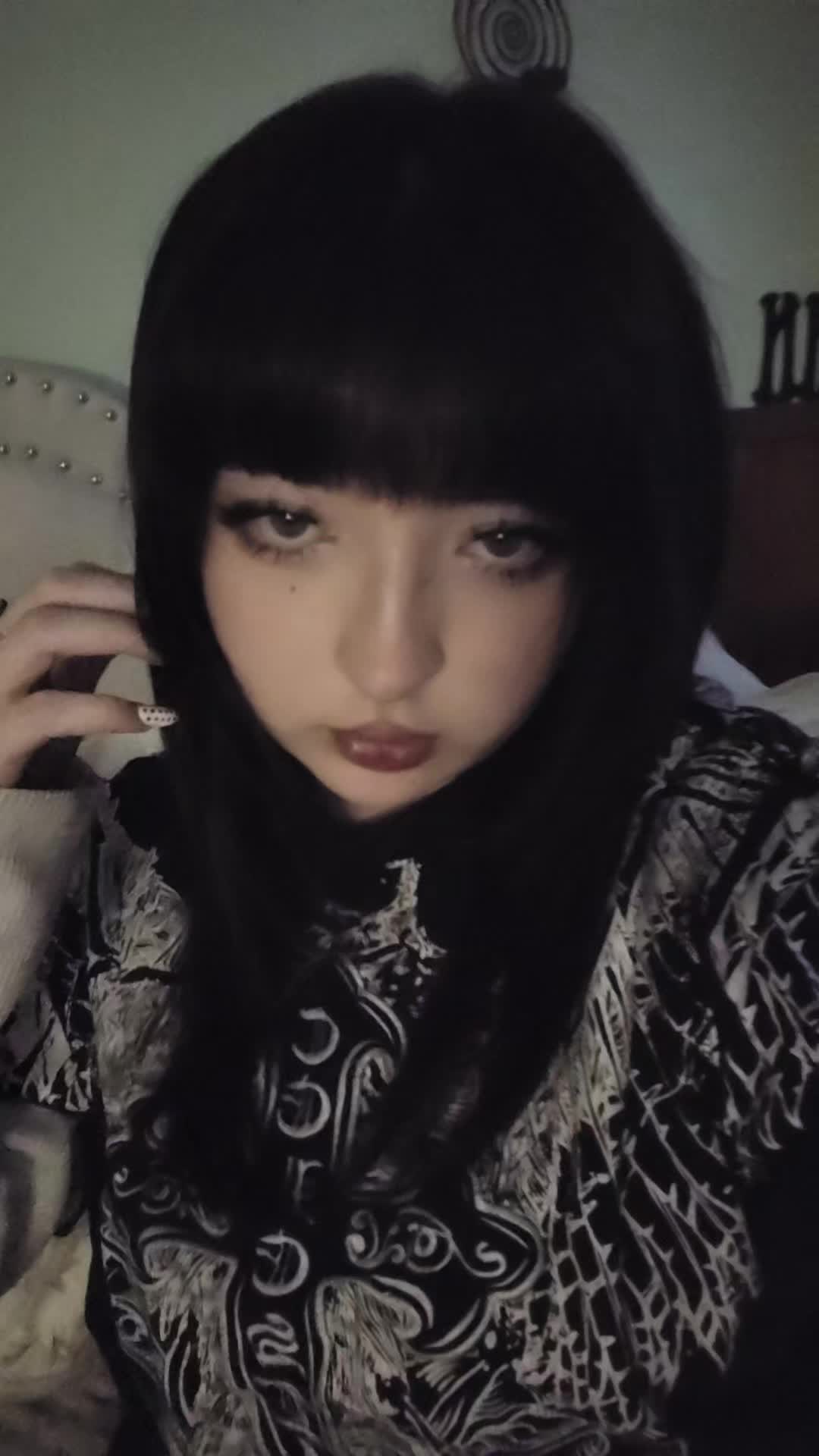 @>_< Ry