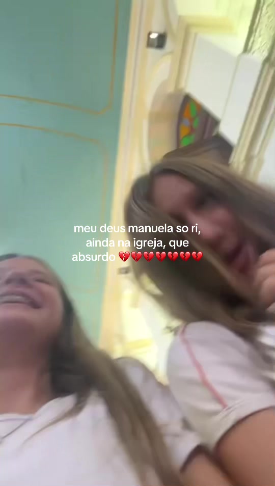 @oque a manu faz?