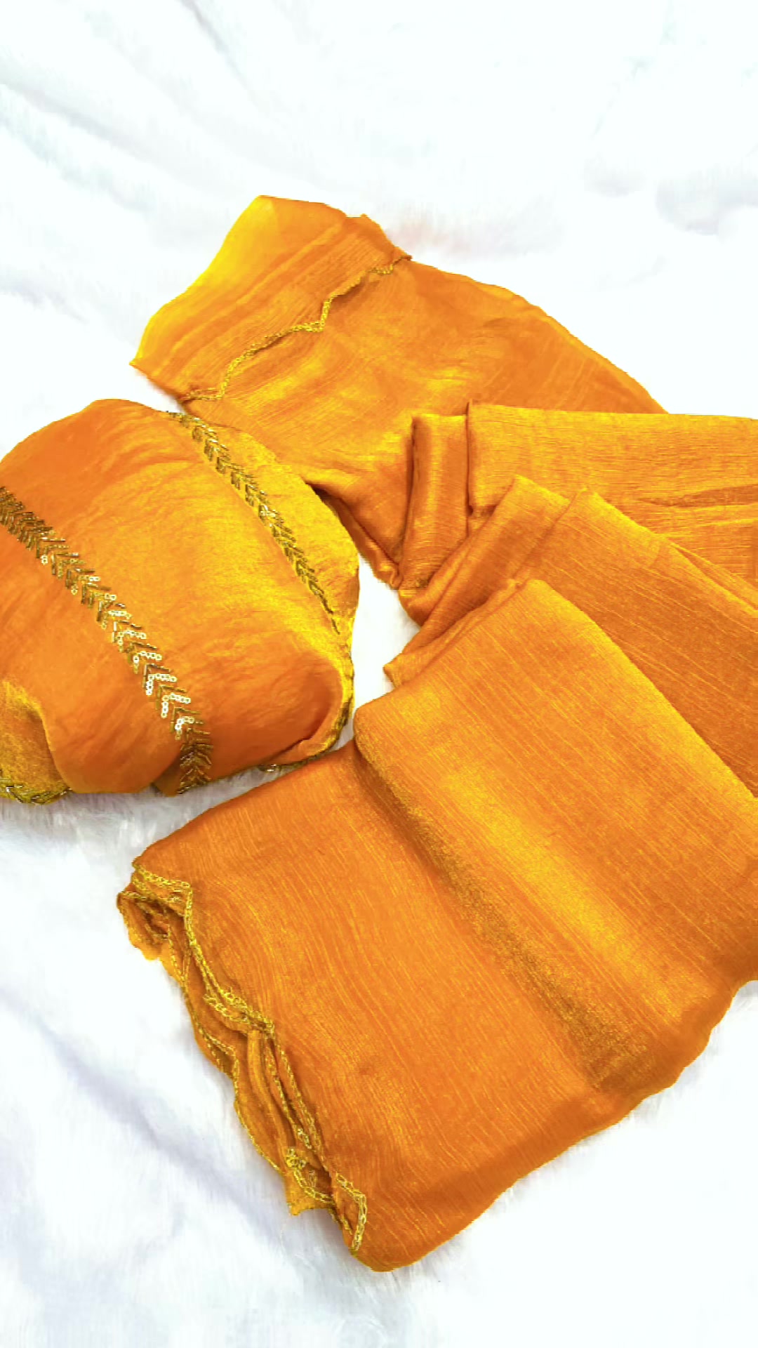 @radha_sarees