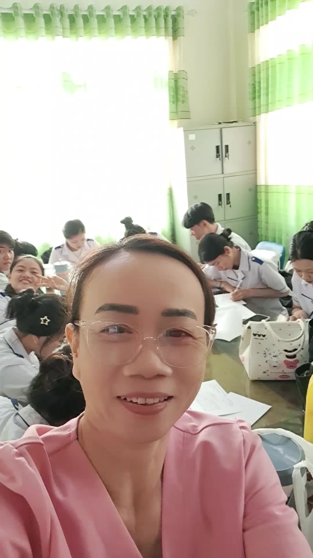 @📣C&ocirc; Phụng đ&acirc;y n&egrave;😆