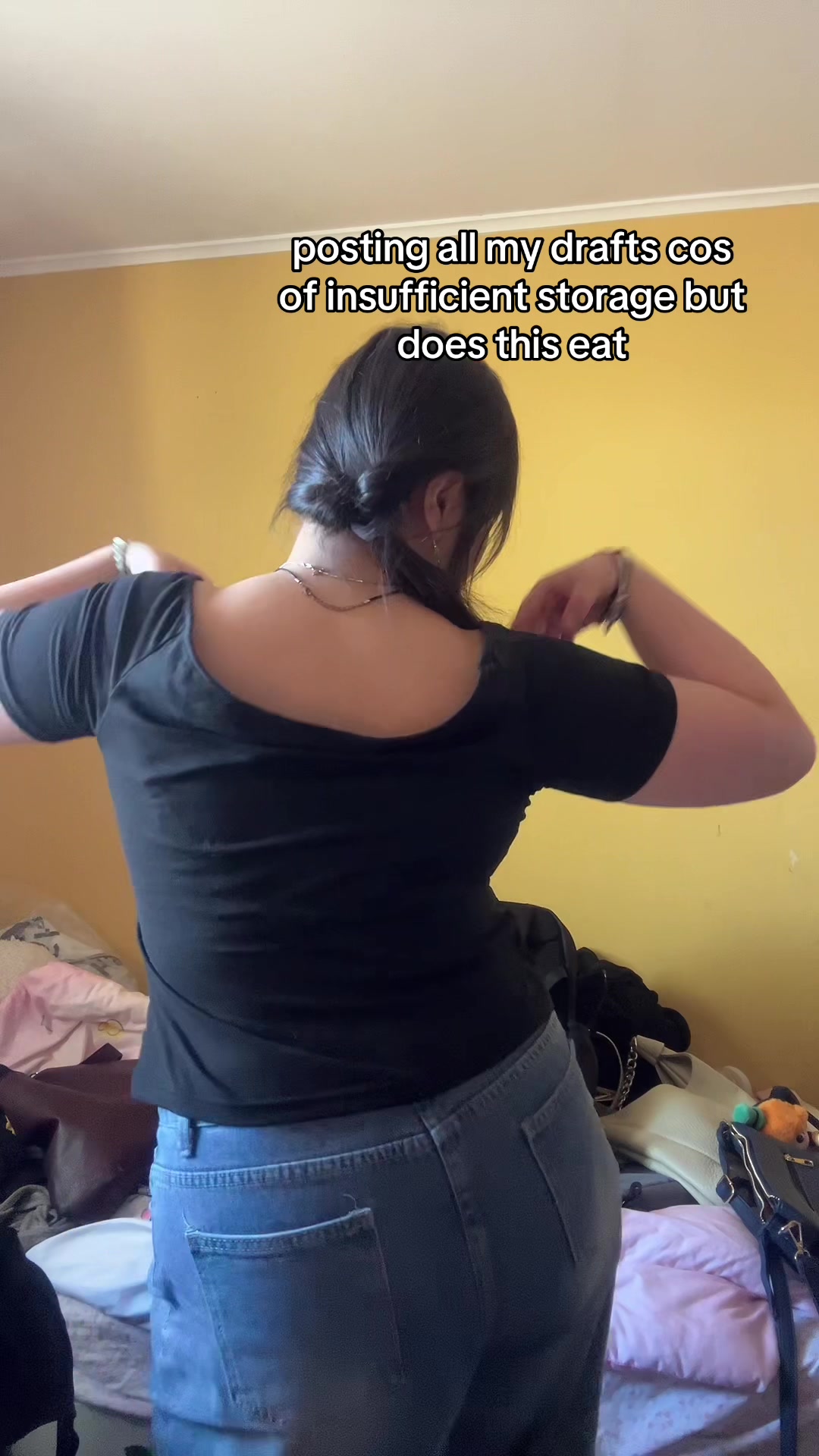 @annekneecar