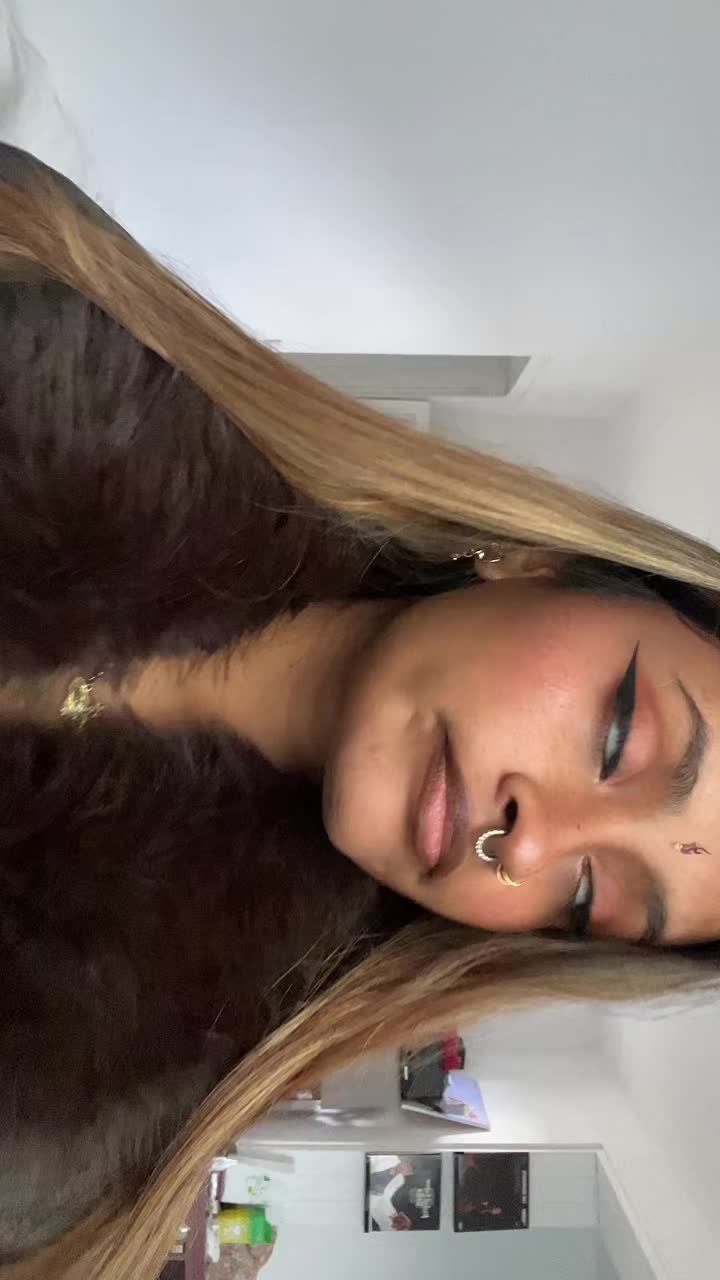 @lonely_girl