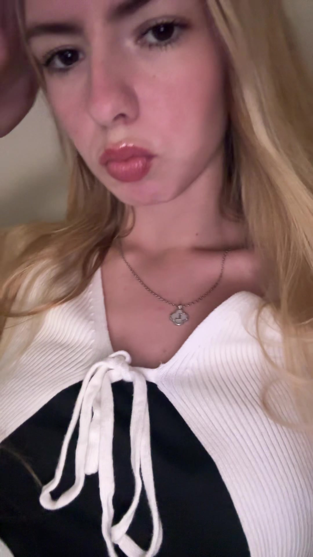 @𝐋𝐮𝐜𝐲🎀