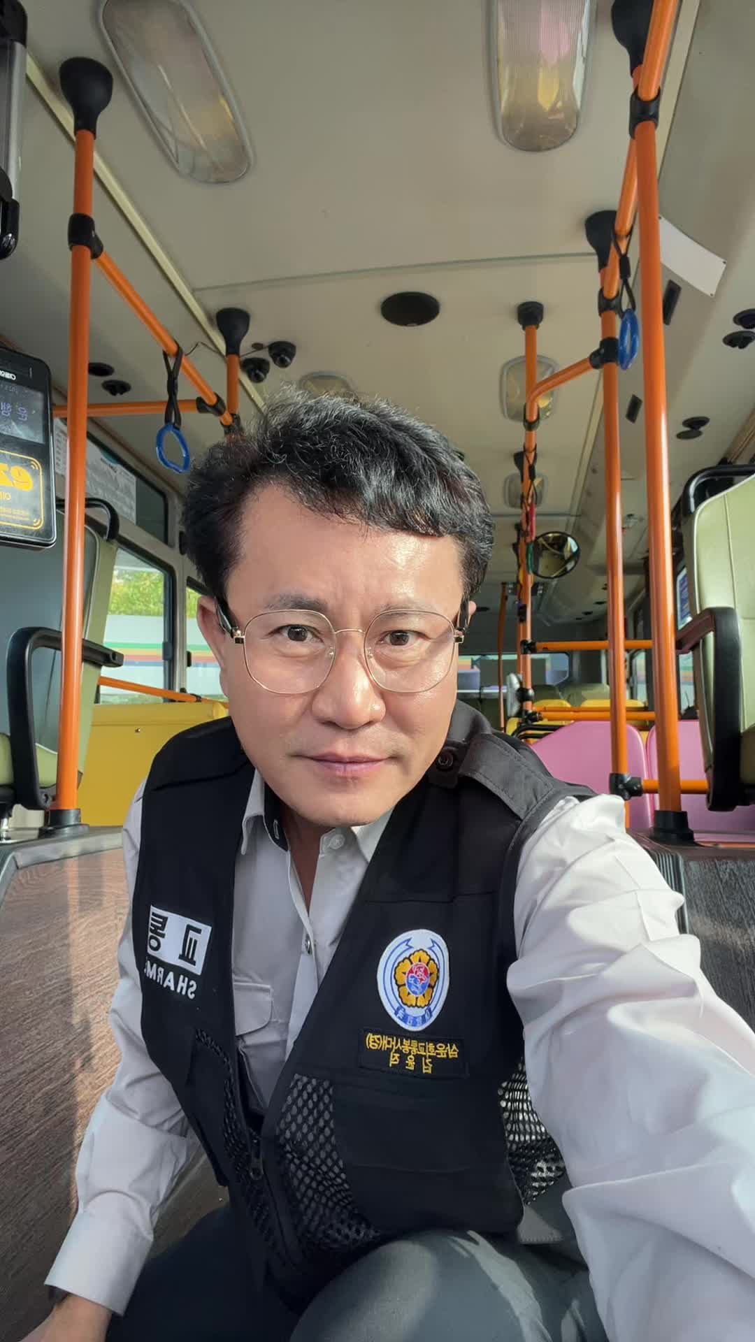 @김 용356