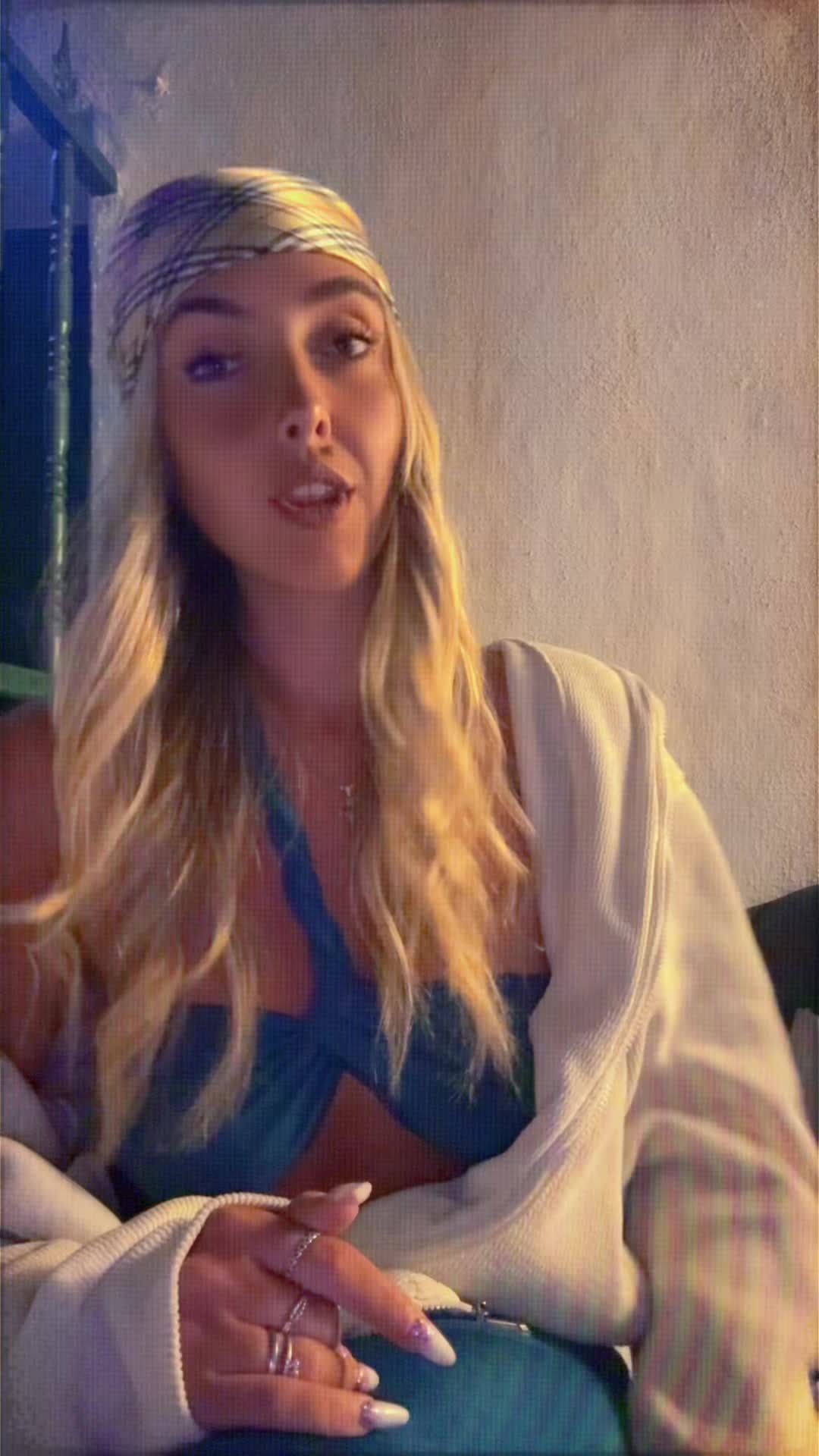 @Chlo&eacute;🍒